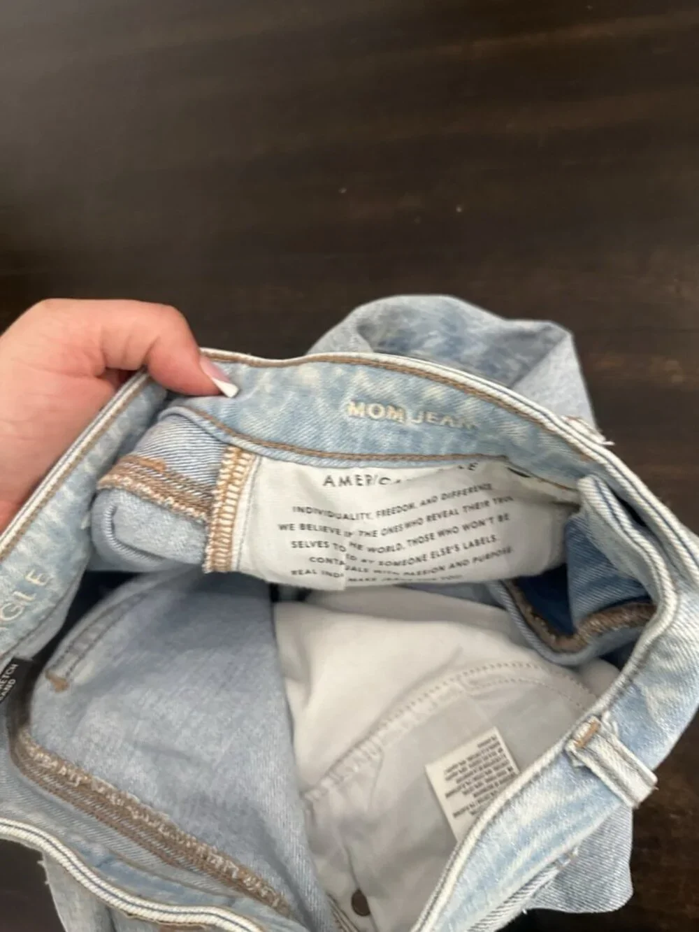 American Eagle Size 0 Mom Jean Comfort Stretch Waistband Distressed Light Wash